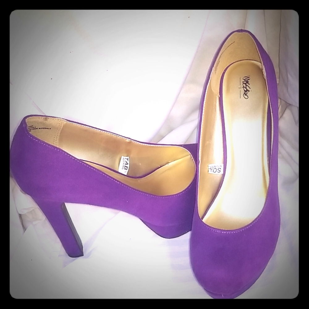 Purple velvety platform heels EUC